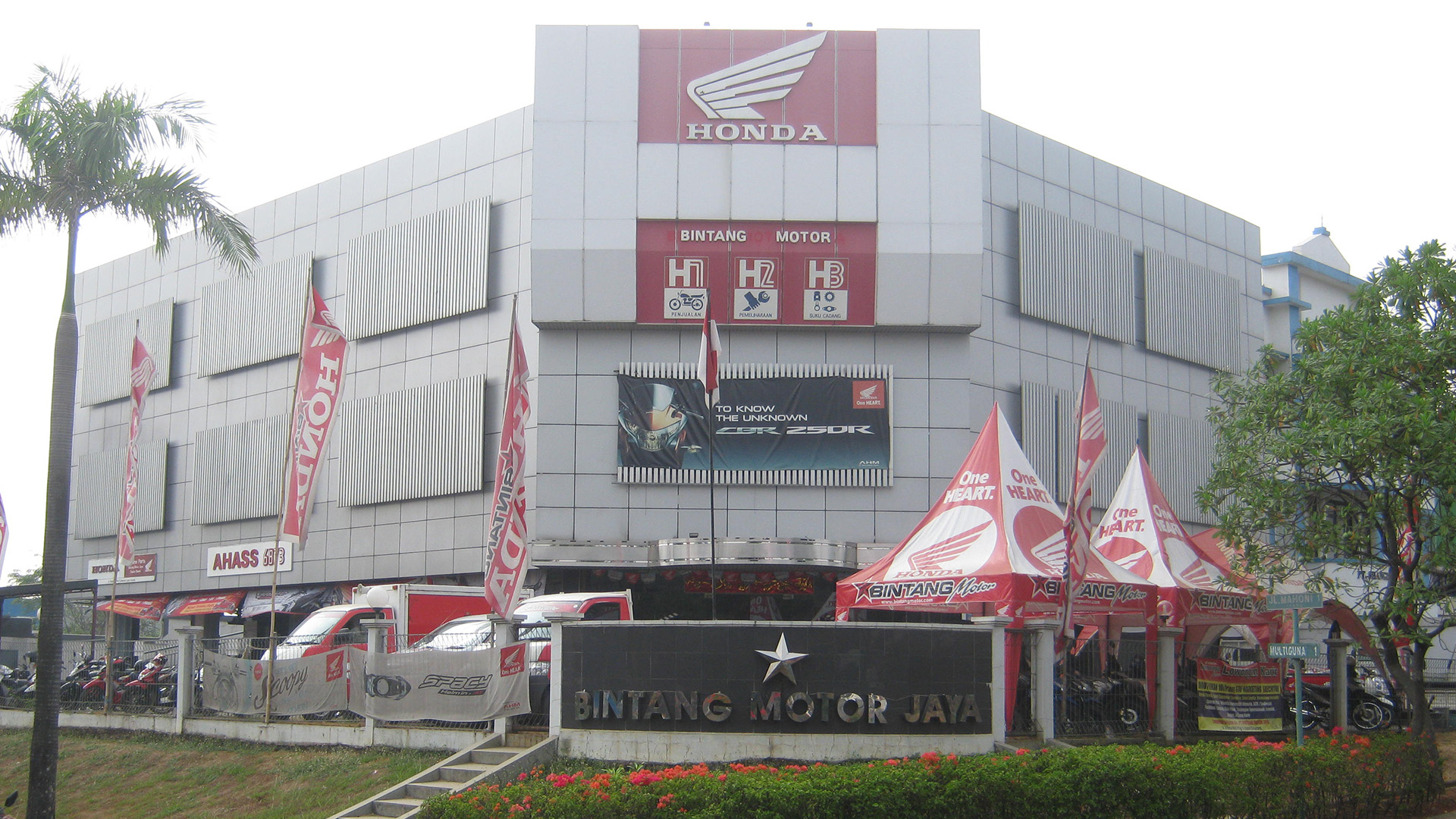 Showroom Bintang Motor Cikarang