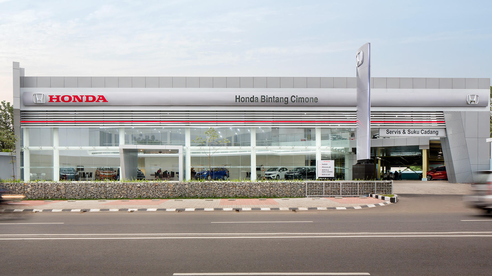 Showroom 4 roda Honda Bintang Auto Semesta