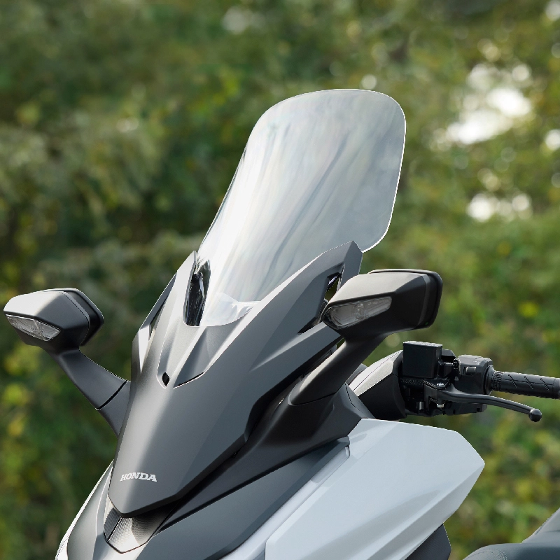 Fitur Electrically Adjustable Wind Screen