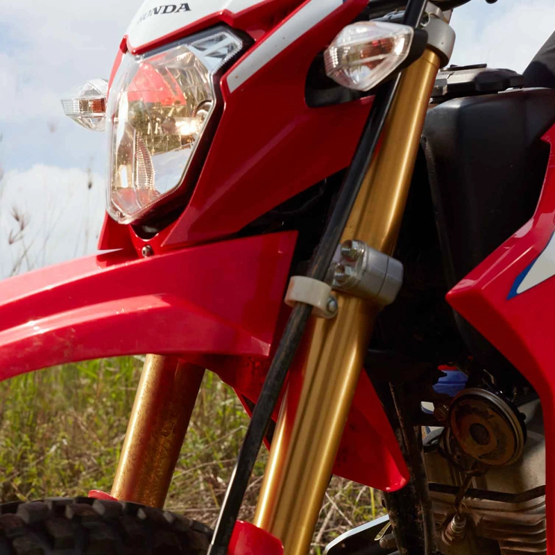 Fitur Long Travel Inverted Front Fork