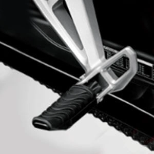 Fitur Pijakan Kaki Belakang Sporti