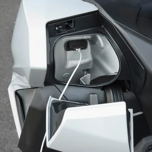 Fitur USB Type-C Charger